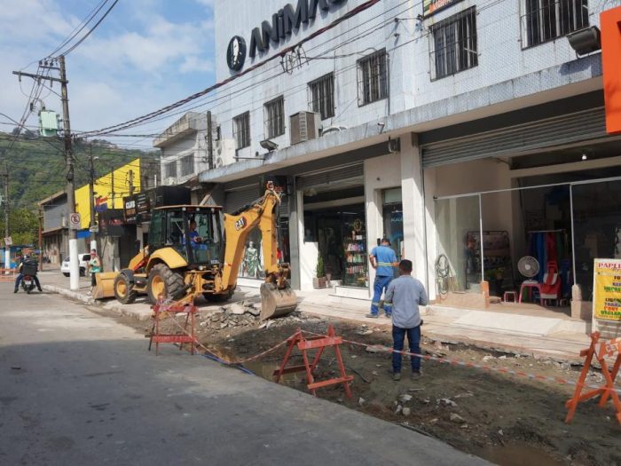 Avançam obras de melhorias em mais quatro ruas da Zona Noroeste de