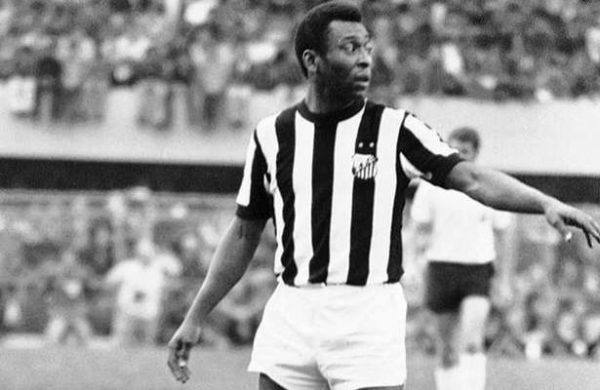 Pelé, maior jogador do mundo deixa legado e é reverenciado