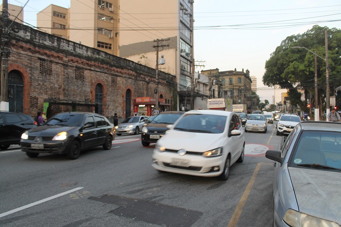 Avenidas de Guarujá, SP, têm novas regras de estacionamento